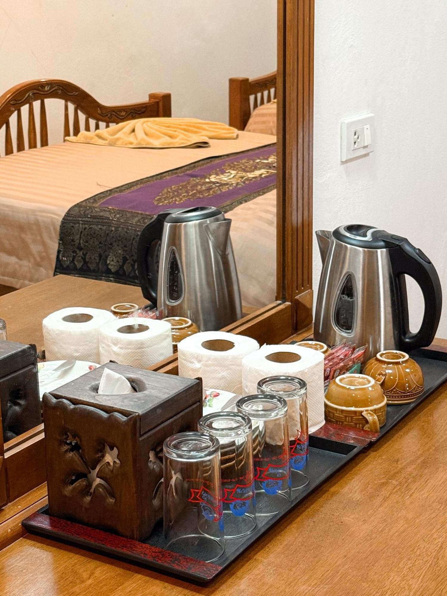 Ban Ao Thong Hotel Trang Exterior photo