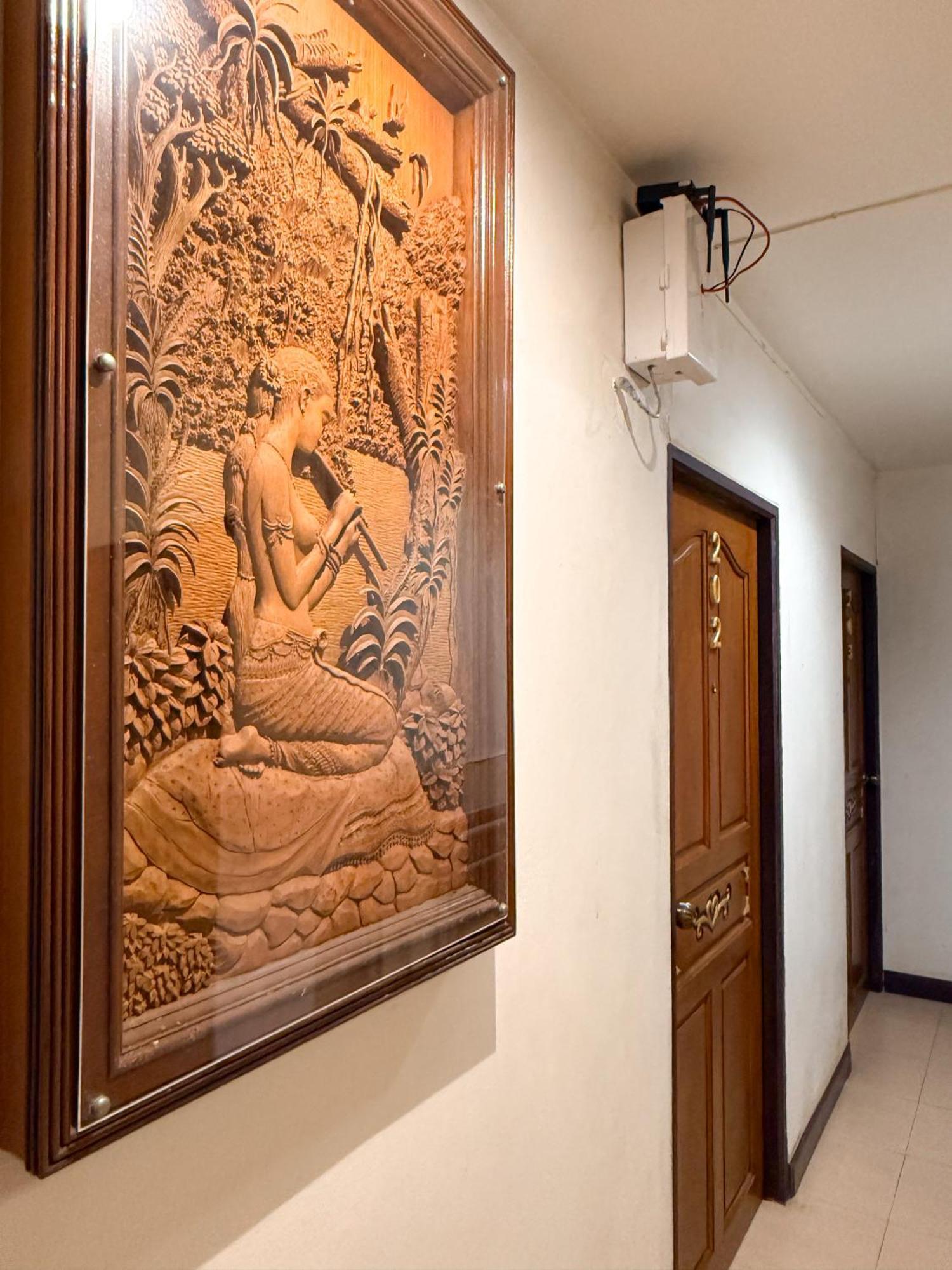 Ban Ao Thong Hotel Trang Exterior photo